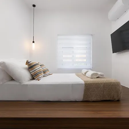 Icarus עיר רודוס